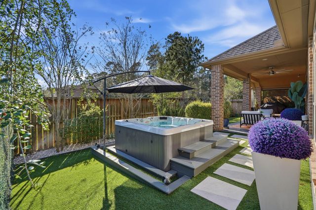 127 Deerchase Drive, Conroe, TX 77384