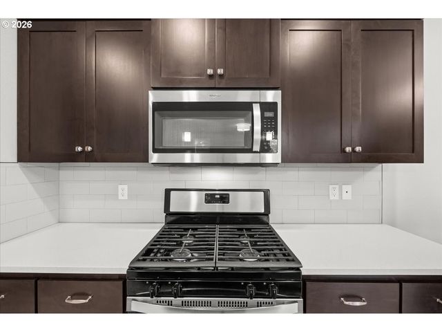 1593 19TH Ave, Forest Grove, OR 97116