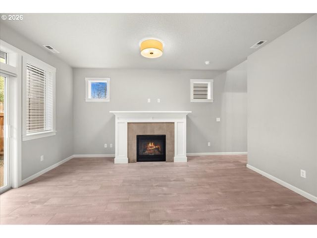 1593 19TH Ave, Forest Grove, OR 97116