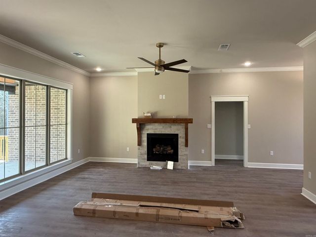 2115 Secretariat Way, Searcy, AR 72143