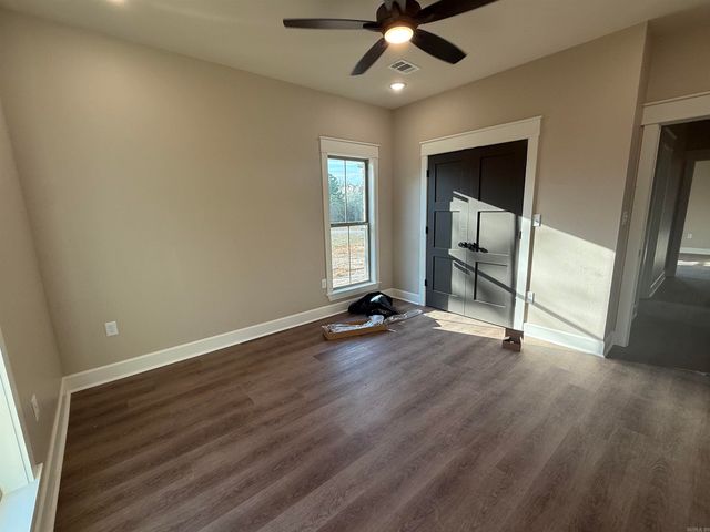 2115 Secretariat Way, Searcy, AR 72143