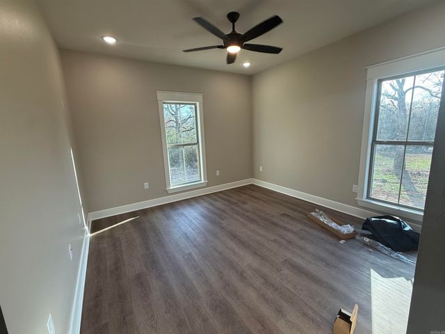 2115 Secretariat Way, Searcy, AR 72143