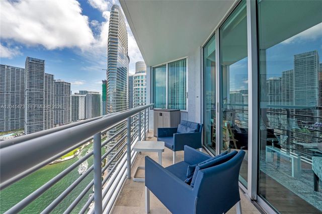 325 S Biscayne Blvd 3921, Miami, FL 33131