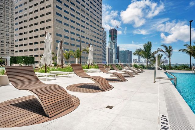 325 S Biscayne Blvd 3921, Miami, FL 33131