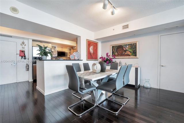 325 S Biscayne Blvd 3921, Miami, FL 33131