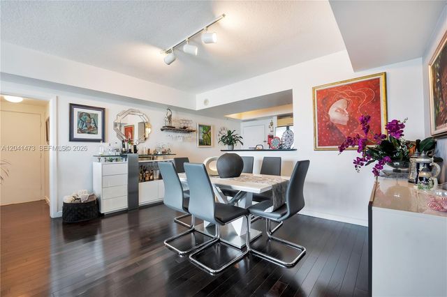 325 S Biscayne Blvd 3921, Miami, FL 33131