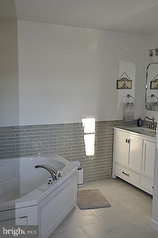 54 LONDON DR, Smyrna, DE 19977