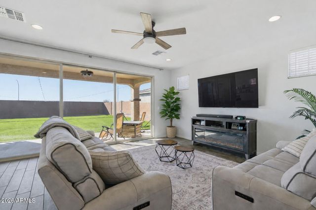 10941 E TEXAS Avenue, Mesa, AZ 85212