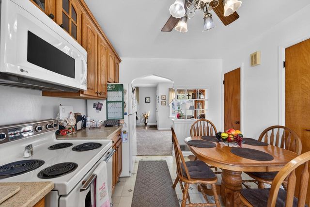 13707 Forest DRIVE, New Berlin, WI 53151