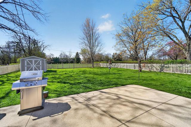 13707 Forest DRIVE, New Berlin, WI 53151