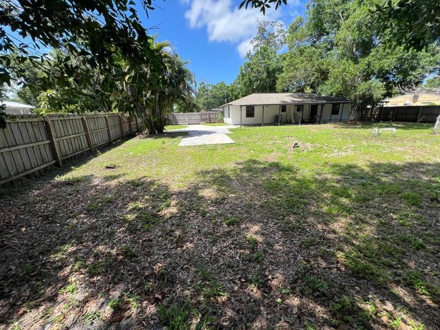2008 S 30th Street, Fort Pierce, FL 34947