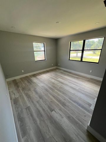 2008 S 30th Street, Fort Pierce, FL 34947