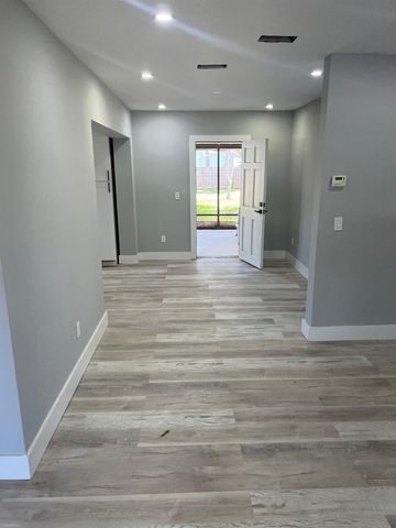 2008 S 30th Street, Fort Pierce, FL 34947