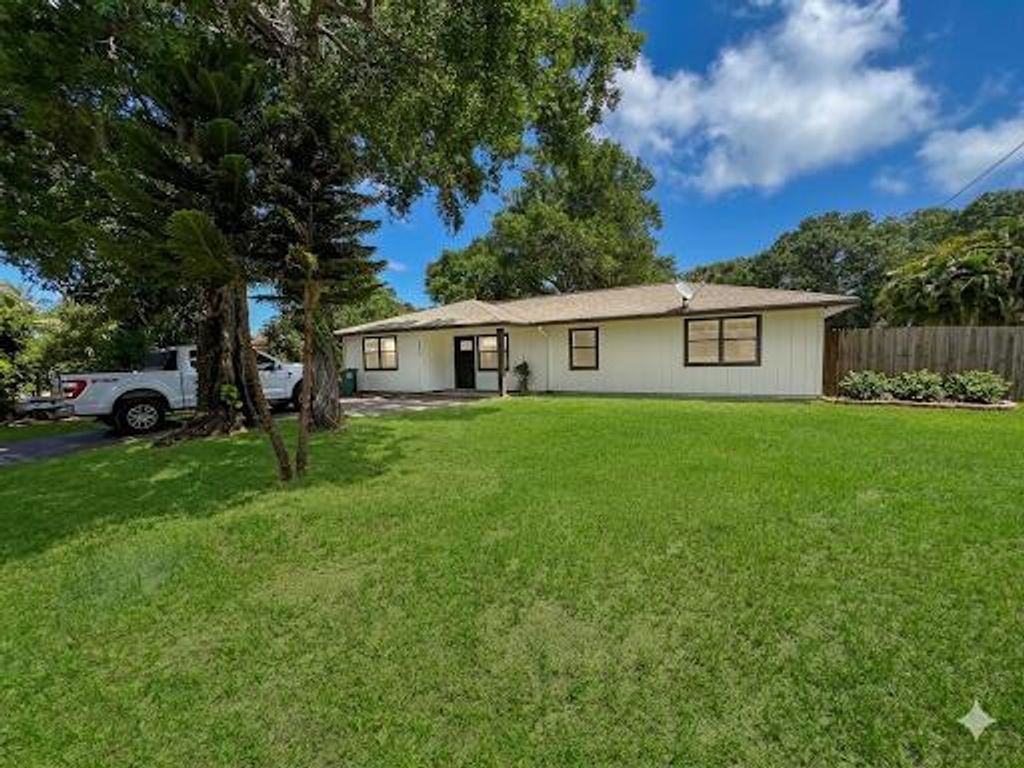 2008 S 30th Street, Fort Pierce, FL 34947