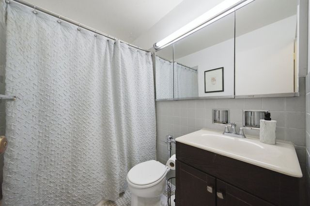 3550 N LAKE SHORE Drive 1714, Chicago, IL 60657