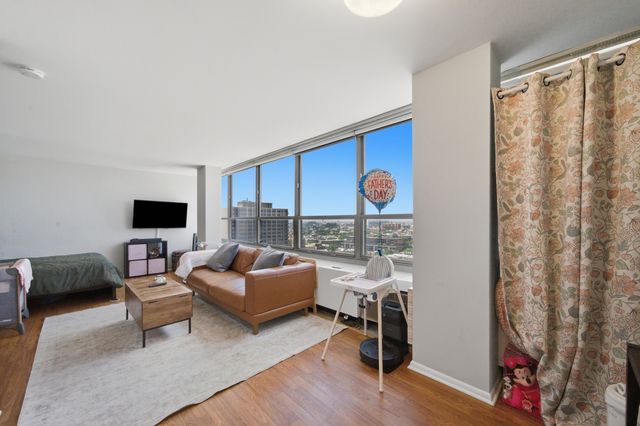 3550 N LAKE SHORE Drive 1714, Chicago, IL 60657
