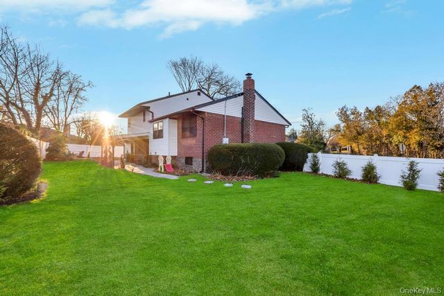 8 Barbara Lane, Jericho, NY 11753