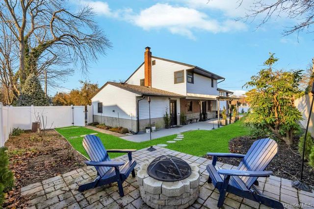 8 Barbara Lane, Jericho, NY 11753