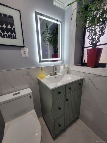 8 Barbara Lane, Jericho, NY 11753