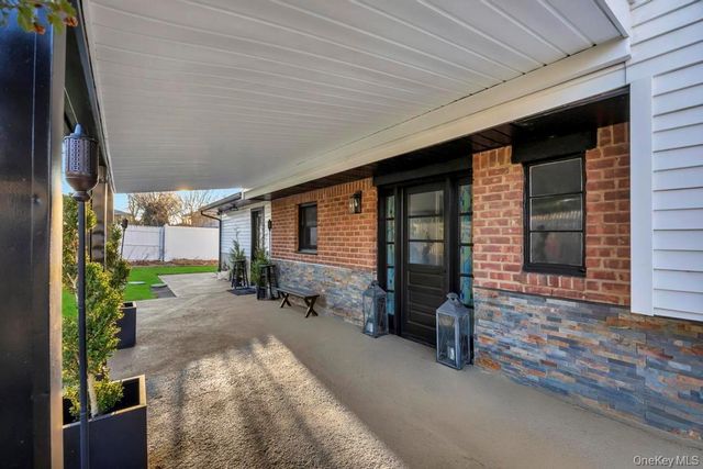 8 Barbara Lane, Jericho, NY 11753