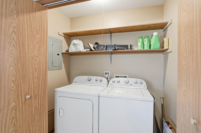 896 Jordan Circle, Schererville, IN 46375