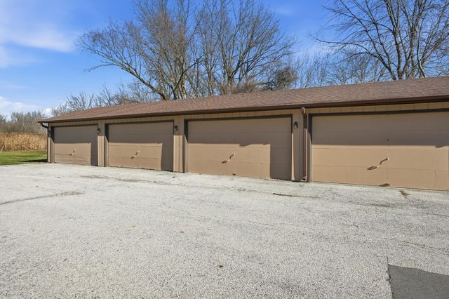 896 Jordan Circle, Schererville, IN 46375