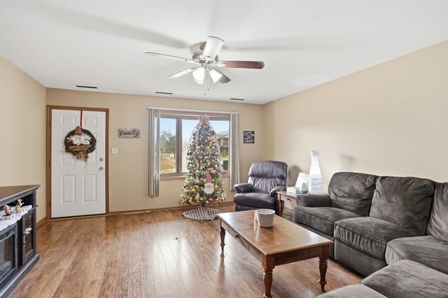 896 Jordan Circle, Schererville, IN 46375