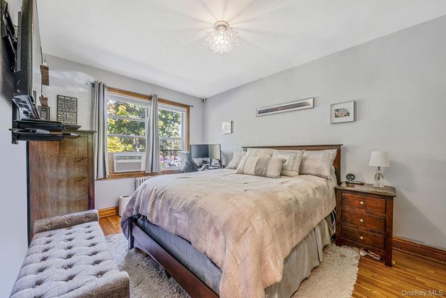 16 Edwards Street 3G, Roslyn Heights, NY 11577