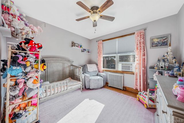 16 Edwards Street 3G, Roslyn Heights, NY 11577