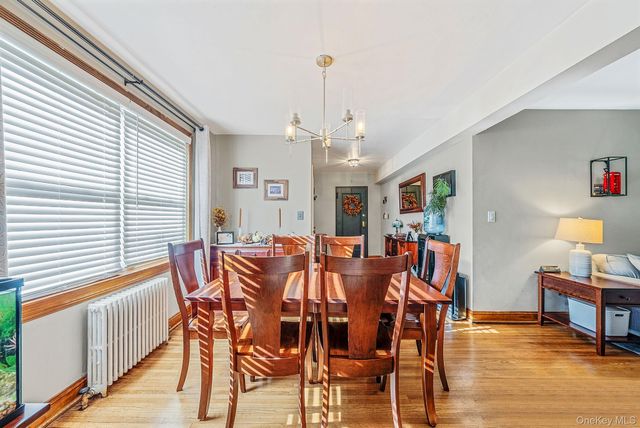 16 Edwards Street 3G, Roslyn Heights, NY 11577