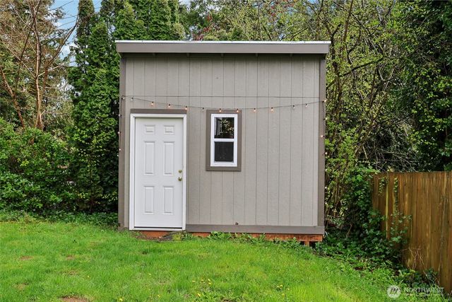 1309 S 208th Street, Des Moines, WA 98198