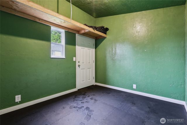 1309 S 208th Street, Des Moines, WA 98198