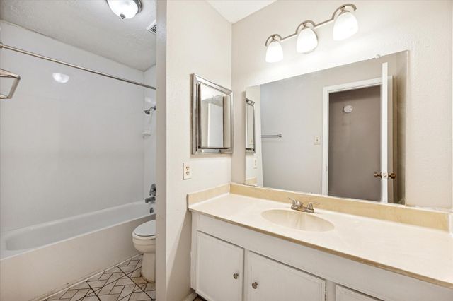 7323 Wovenwood Lane, Houston, TX 77041