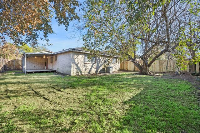 7323 Wovenwood Lane, Houston, TX 77041