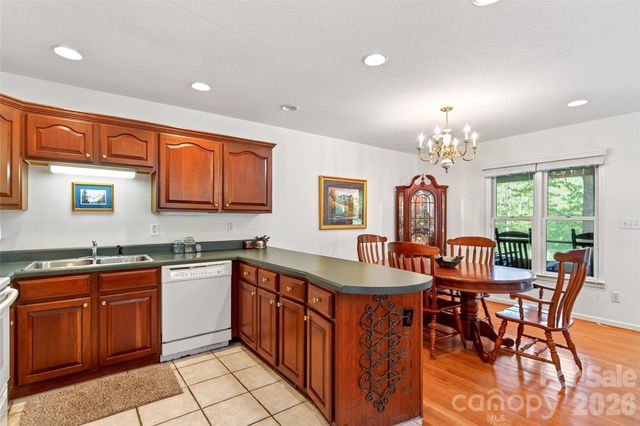 307 Blue Ridge Drive S 4, Marion, NC 28752