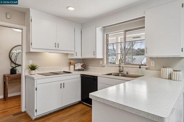 1103 Larch Avenue, Moraga, CA 94556