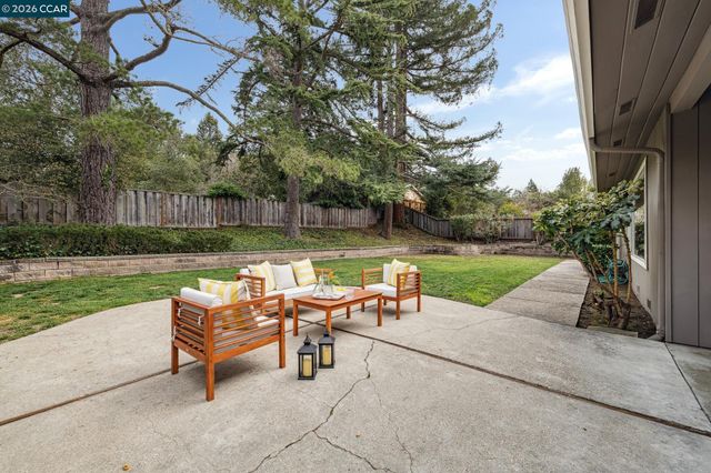 1103 Larch Avenue, Moraga, CA 94556