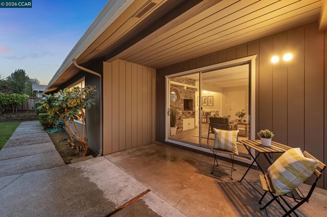 1103 Larch Avenue, Moraga, CA 94556