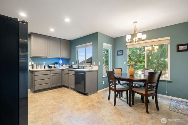 4851 NW Walgren Drive, Silverdale, WA 98383