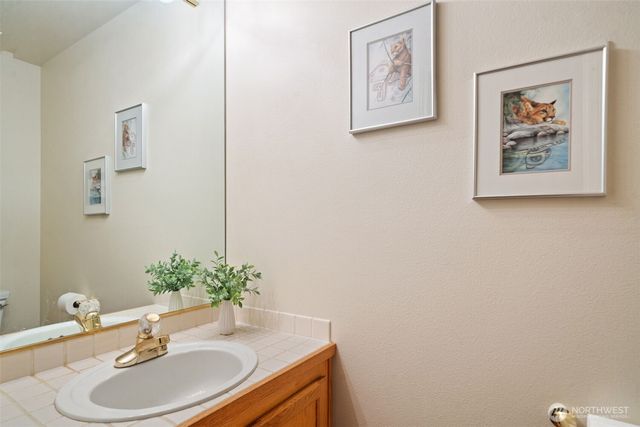 4851 NW Walgren Drive, Silverdale, WA 98383