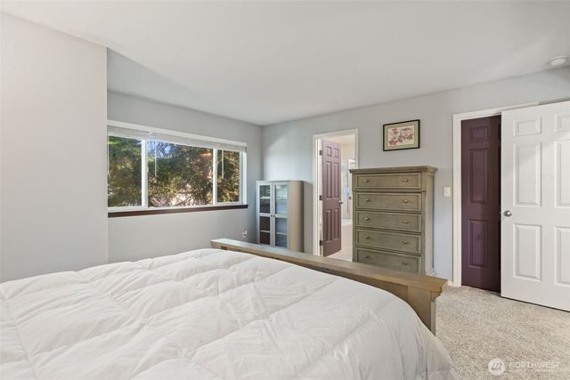 4851 NW Walgren Drive, Silverdale, WA 98383