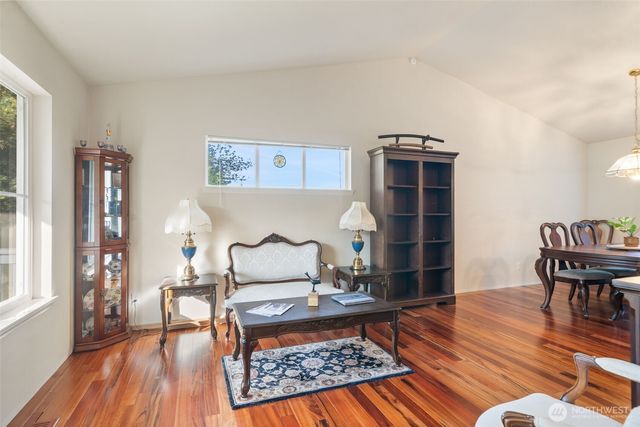 4851 NW Walgren Drive, Silverdale, WA 98383
