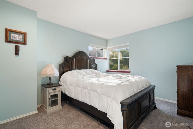 4851 NW Walgren Drive, Silverdale, WA 98383