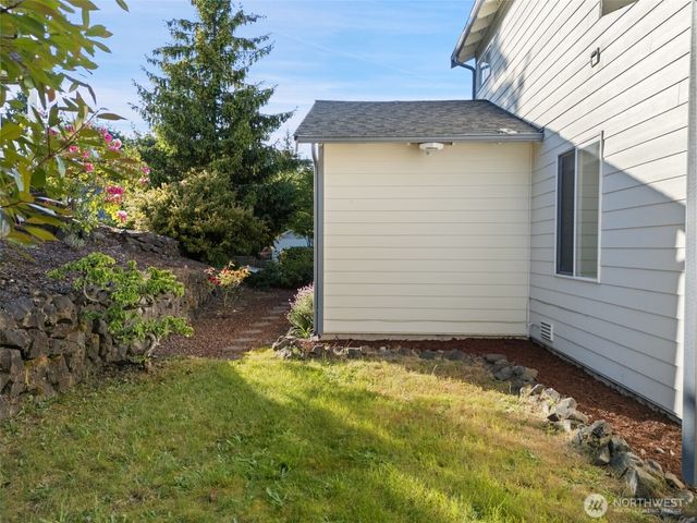 4851 NW Walgren Drive, Silverdale, WA 98383