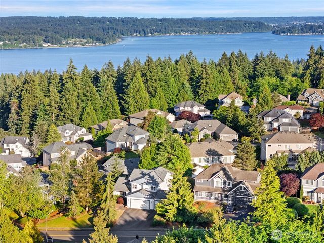 4851 NW Walgren Drive, Silverdale, WA 98383