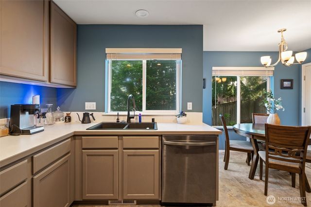 4851 NW Walgren Drive, Silverdale, WA 98383