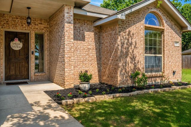 604 W Sheila Circle, Joshua, TX 76058