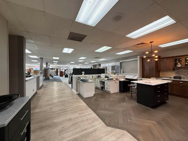 1546 W Locust Street, Davenport, IA 52804