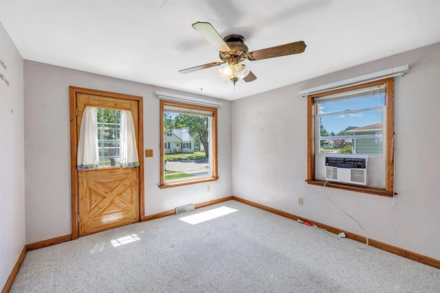 1192 BOND STREET, Green Bay, WI 54303