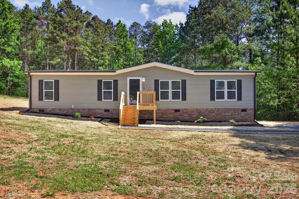170 Harvick Lane, Lexington, NC 27292